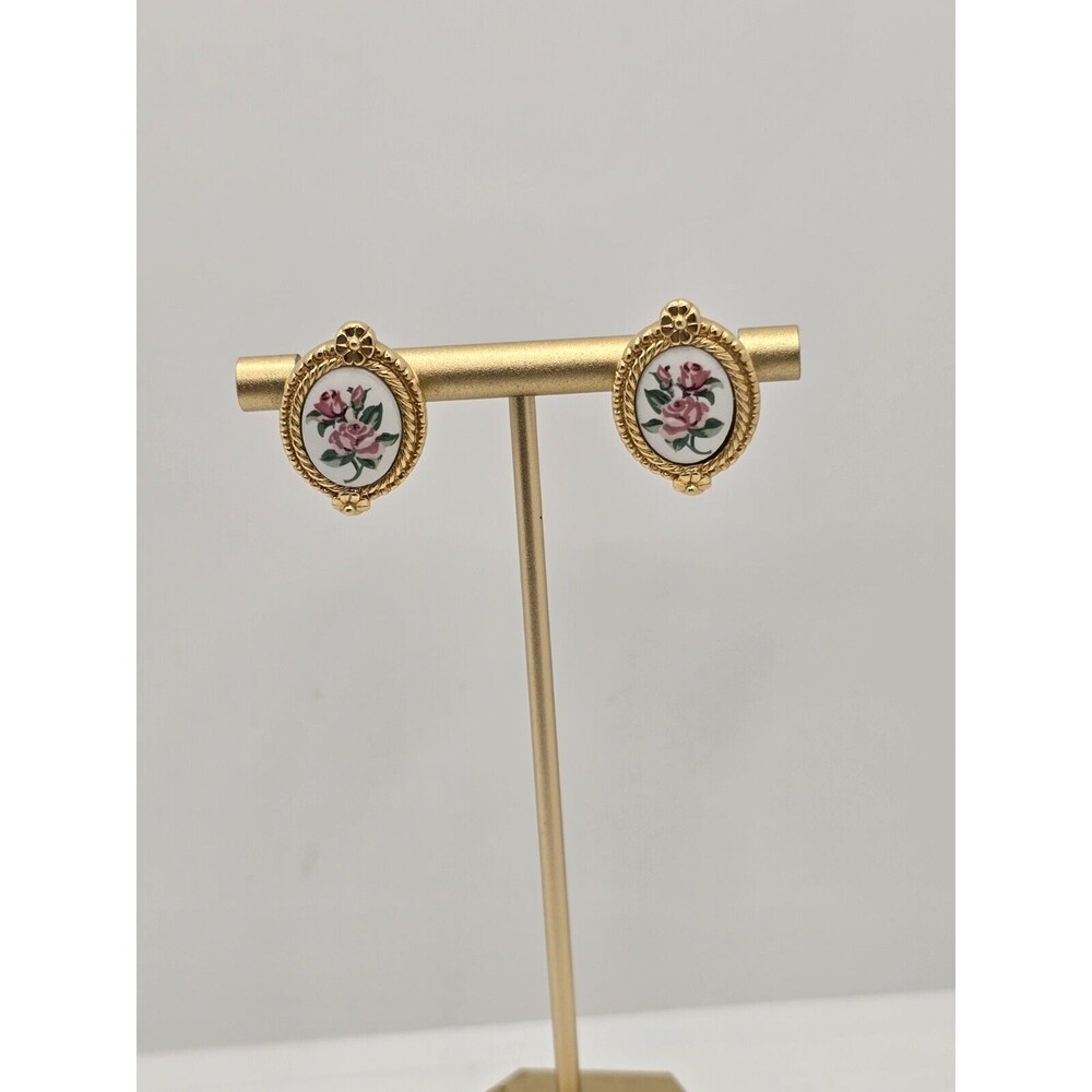 Vintage Avon English Rose Floral Cameo Cottagecore Gold Tone Pierced Earrings